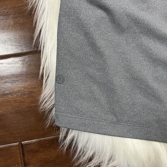 Lululemon Women's Size 2 Heathered Slate Gray On The Fly Shorts - Picture 6 of 8